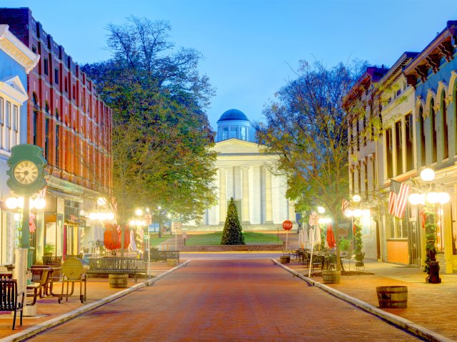 Empty road leading to Kentucky state house in Frankfort at night