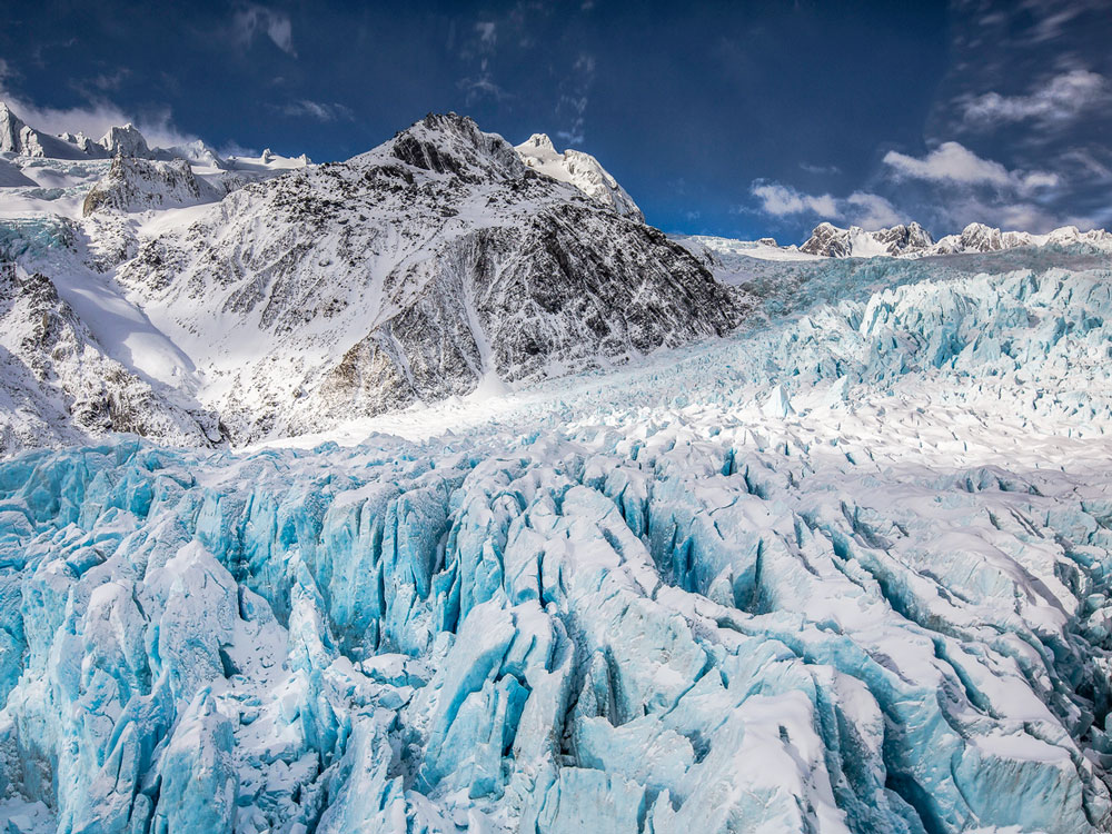 Glacial mountain landscape in New Zealand