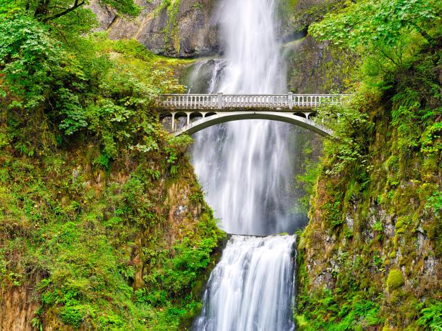 Bridge over Multnomah Falls in Oregon