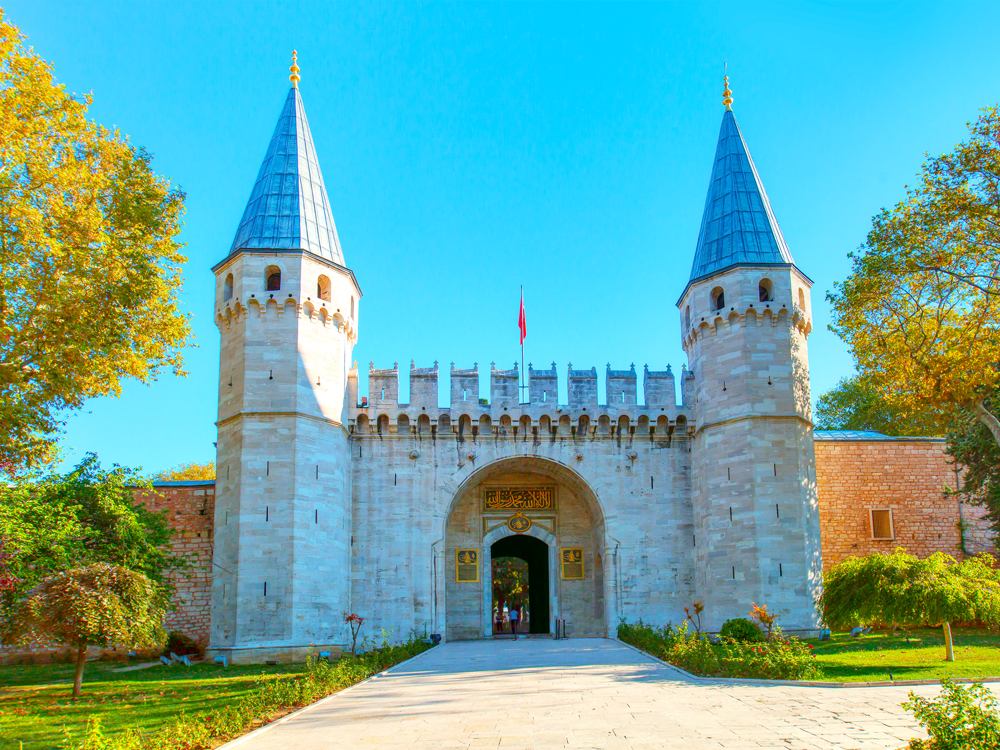 Entrance to Topkapi Palace in Istanbul, Turkey